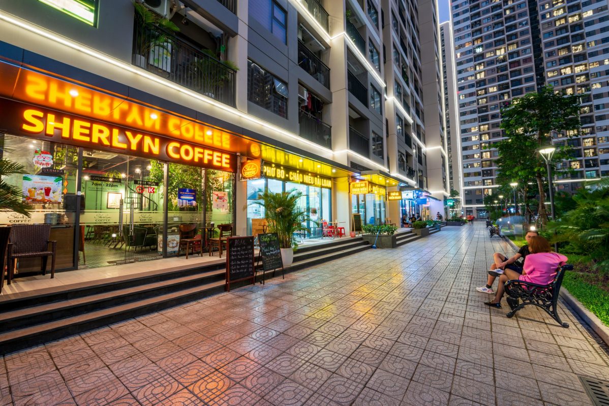 bán shophouse shop chân đế vinhomes smart city