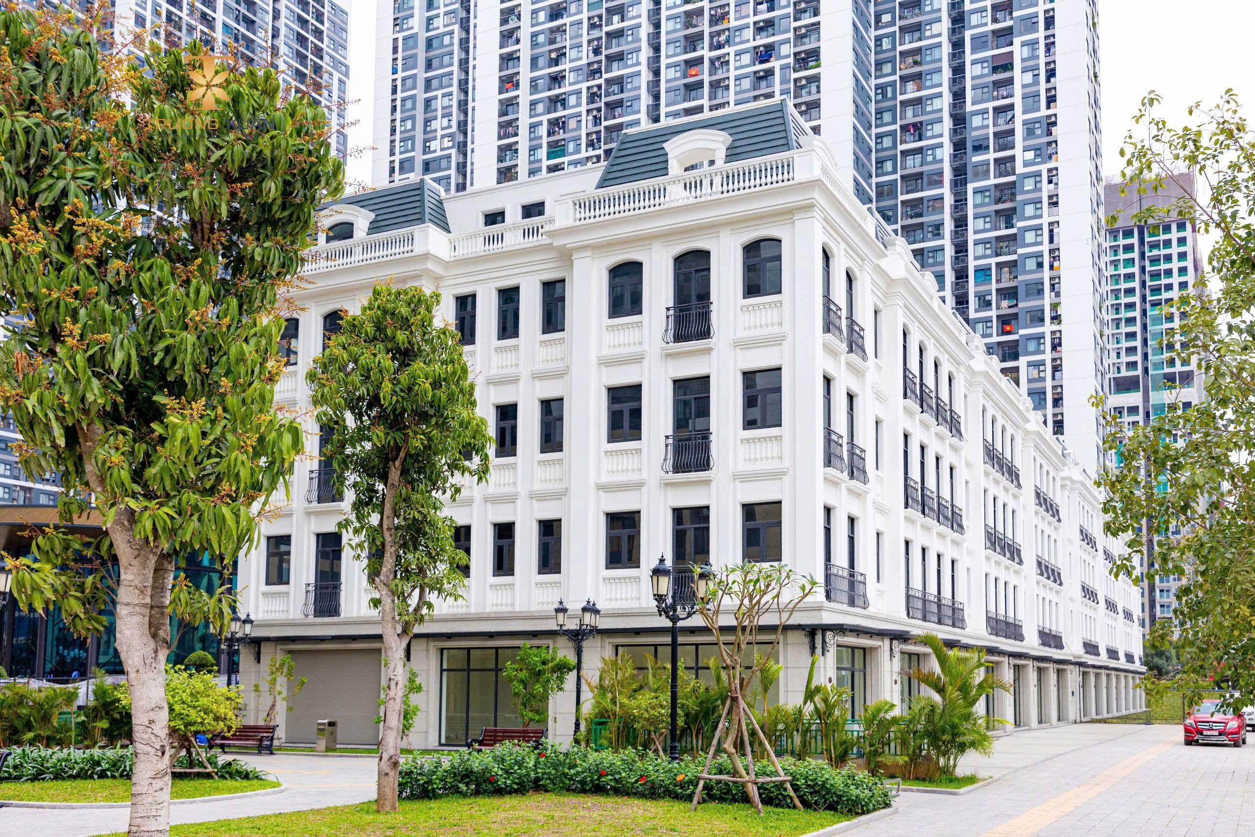 Bán S - Boutique Shophouse TMDV 4 Tầng 1 tum Tại Vinhomes Smảt City