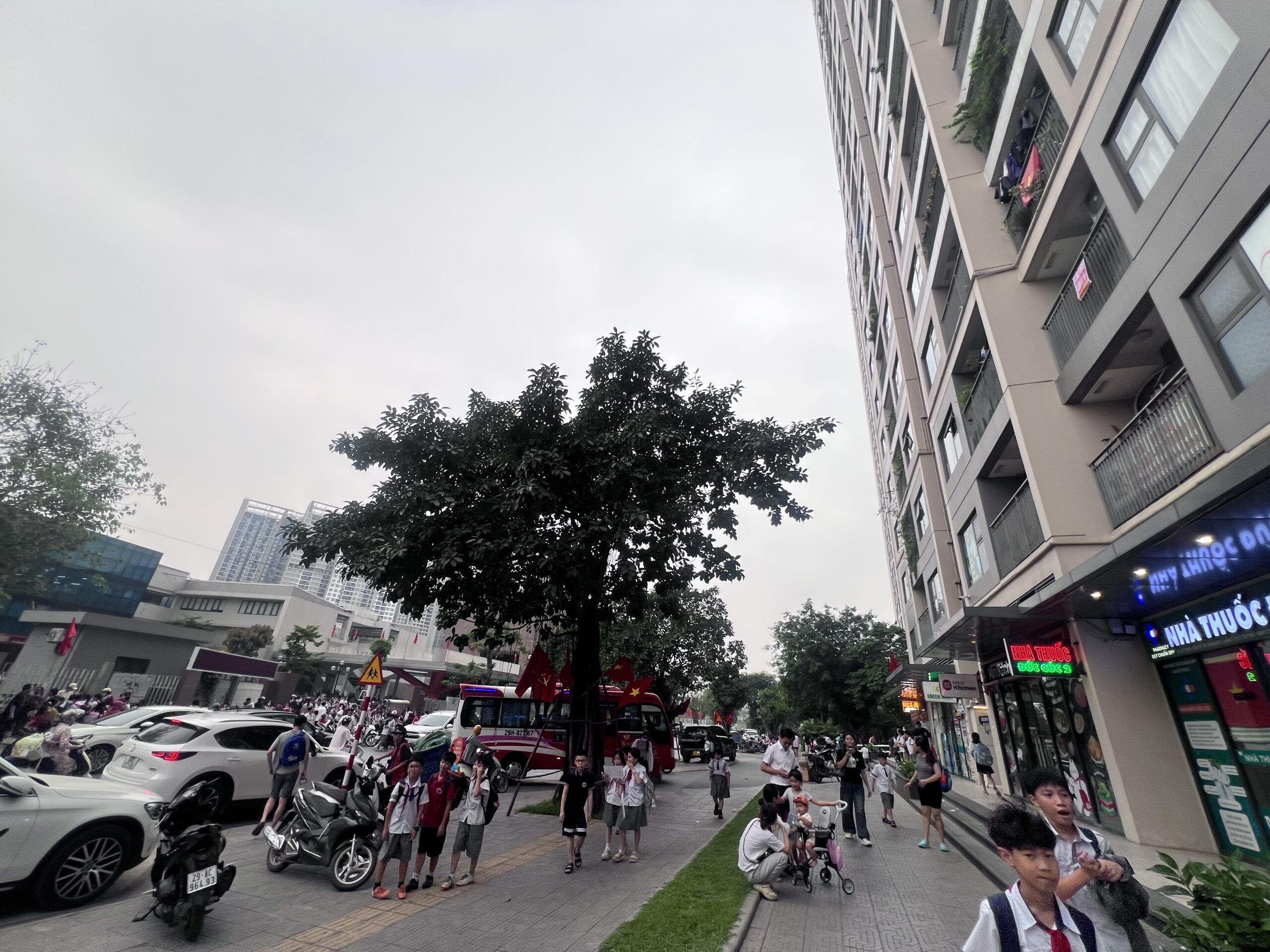 CHO THUÊ SHOP CHÂN ĐẾ MẶT SẢNH VINHOMES SMART CITY TÂY MỖ – 66M2 – GIÁ 60TR/THÁNG – VỊ TRÍ ĐẸP, KINH DOANH ĐỈNH