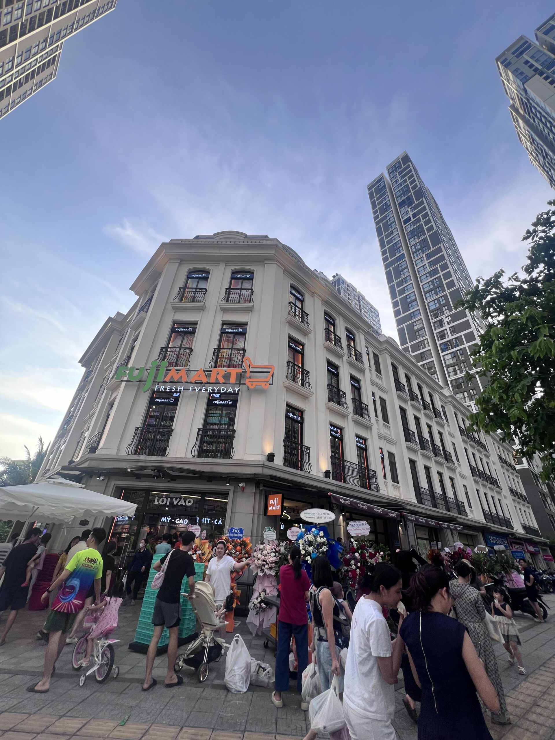 BÁN SHOP CHÂN ĐẾ VINHOMES SMART CITY